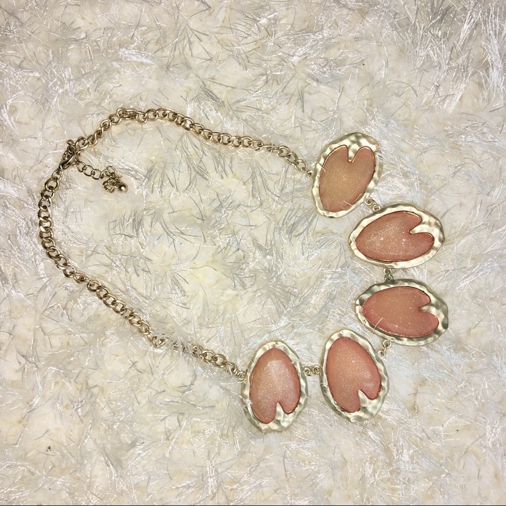 Beautiful gold tone necklace